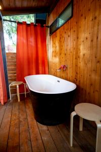 ArtBliss Hotel outdoor bathtub