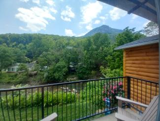 Hotels in Chimney Rock NC - The Carter Lodge double room 