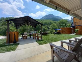 Hotels in Chimney Rock NC - The Carter Lodge King Room