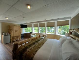 Hotels in Chimney Rock NC - The Dirty Dancing Honeymoon Jacuzzi Suite
