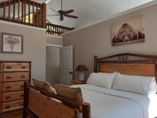 Hotels in Chimney Rock NC, The Carter Lodge Presidential Suite Kind Bed