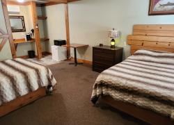 The Cedar - Renovated Room #5