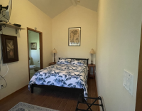 Ohia Loft with queen bed