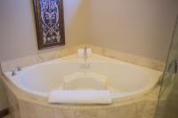 Castellina Guest Suite, Whirlpool Tub, The Canyon Villa, Paso Robles