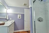 Lavender room ensuite bathroom